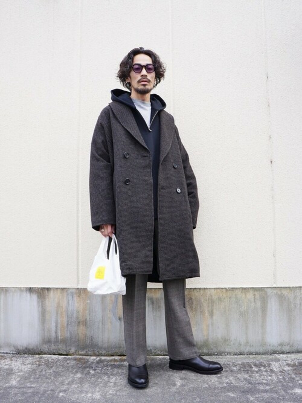 「markaのmarka / マーカ：SHAWL COLLAR COAT - falkland wool tweed -：M20C-05CO02C[COR]（ステンカラーコート、ブラウン系）」を使った、ARKnets STAFFさん（メンズ・175cm）の冬コーディネートの1枚目の写真
