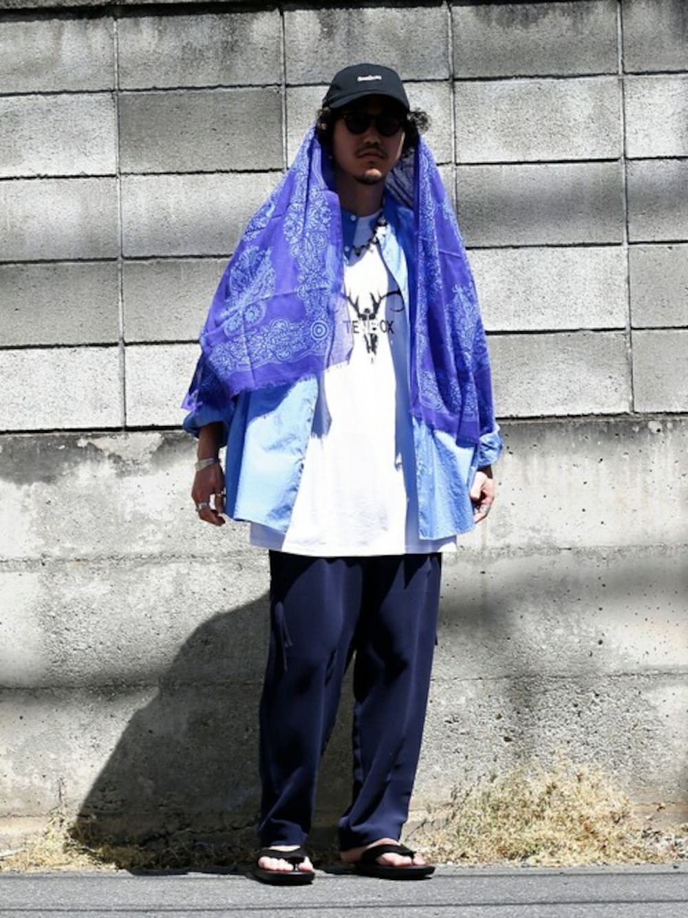 「GOLDのGOLD / ゴールド：STRETCH DOUBLE CLOTH STRINGS PANTS：21A-GL41976[MUS]（その他パンツ、ブルー系）」を使った、ARKnets STAFFさん（メンズ・175cm）の春コーディネートの1枚目の写真