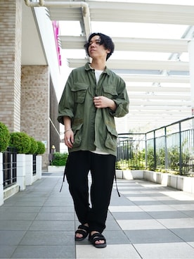 「GOLD（ゴールド）のアイテム（その他パンツ）」を使った、ARKnets STAFFさん（メンズ・174cm）の春コーディネート