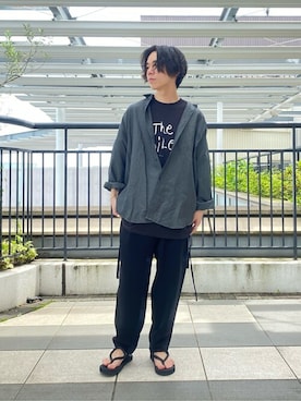 「GOLD（ゴールド）のアイテム（その他パンツ）」を使った、ARKnets STAFFさん（メンズ・174cm）の春コーディネート