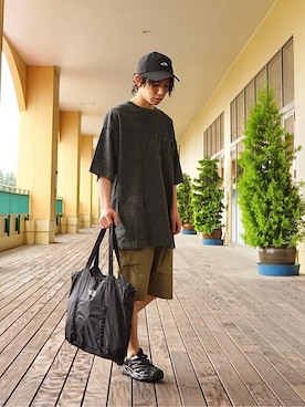 「GOLD（ゴールド）のアイテム（その他パンツ）」を使った、ARKnets STAFFさん（メンズ・168cm）の春コーディネート
