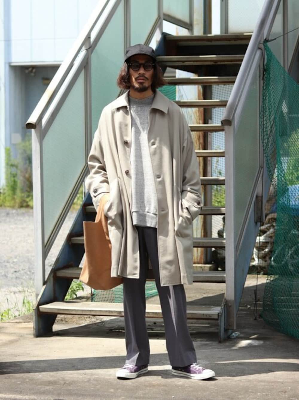 「markaのmarka / マーカ：SHIRT COAT - 2/48 wool soft serge -：M21C-06SH01C[COR]（ステンカラーコート、グレー系）」を使った、ARKnets STAFFさん（メンズ・175cm）の夏コーディネートの1枚目の写真