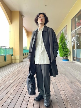 「marka（マーカ）のアイテム（ステンカラーコート）」を使った、ARKnets STAFFさん（メンズ・170cm）の夏コーディネート