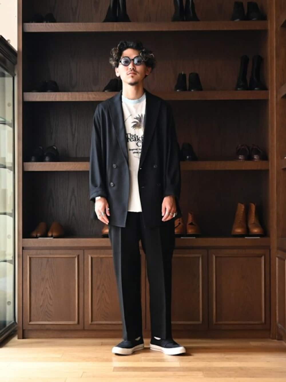 「markaのmarka / マーカ：SHIRT JACKET - 2/48 wool soft serge -：M21C-06SH02C[COR]（テーラードジャケット、ブラック系）」を使った、ARKnets STAFFさん（メンズ・175cm）の夏コーディネートの1枚目の写真