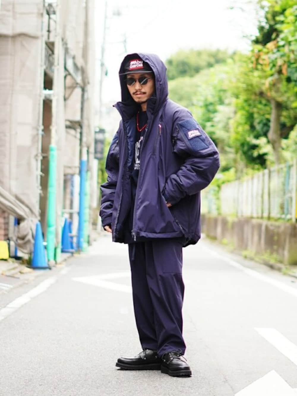「ARKnets」｜「ABU GARCIAのAbu Garcia / アブガルシア：【ONLY ARK】別注 CLOUD PADDING JACKET：ONLYARK-0-1008[NOA]（ナイロンジャケット、ブルー系）」を使った、ARKnets STAFFさん（メンズ・165cm）の秋コーディネートの1枚目の写真