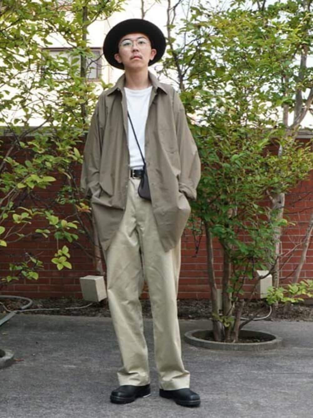 「ブーツ、チノパン、秋のコーデ、gold、長袖シャツ、ブラウン、hat、シャツスタイル、blundstone、CIOTA」｜「GOLDのNYLON WEATHER OVER SHIRT（シャツ/ブラウス、グリーン系）」を使った、ARKnets STAFFさん（メンズ・178cm）の秋コーディネートの1枚目の写真