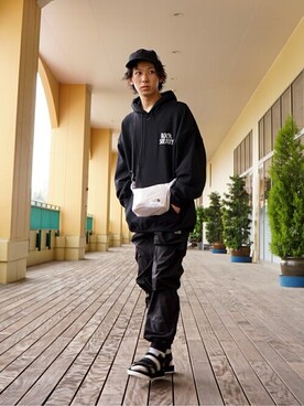「WP（ダブリューピー）のアイテム（パーカー）」を使った、ARKnets STAFFさん（メンズ・168cm）の秋コーディネート