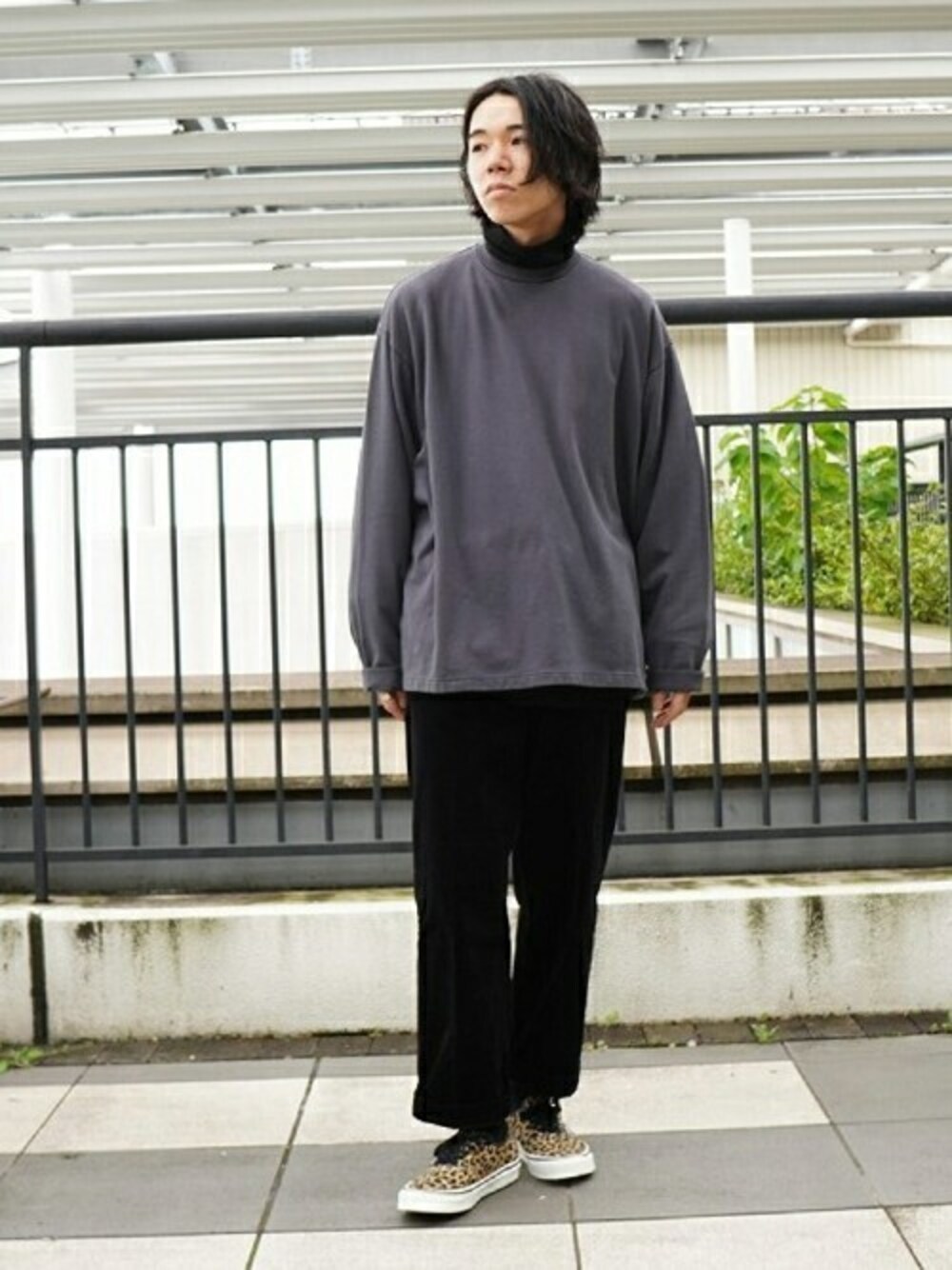 「ビッグシルエット、PORT BY ARK、ポートバイアーク、アークネッツ、ARKnets」｜「PORT BY ARKのPORT BY ARK / ポートバイアーク：Light Sweat Long Sleeves：PO10-T001[COR]（スウェット、グレー系）」を使った、ARKnets STAFFさん（メンズ・174cm）の秋コーディネートの1枚目の写真