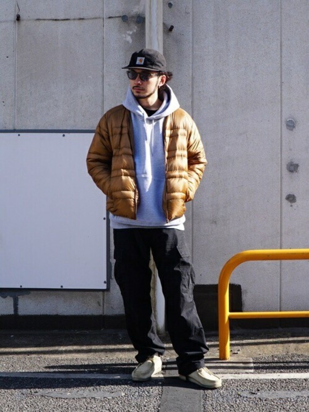「THE NORTH FACE、カーハート、Carhartt WIP(Carhartt WIP)、ノースフェイス、clarks、パーカーコーデ、パーカー グレー、秋冬コーデ、秋冬コーディネート、WP」｜「WPのWP / ダブリューピー：WOLF PACK CREW2 PULL PARKA：WP06-T104[WAX]（パーカー、グレー系）」を使った、ARKnets STAFFさん（メンズ・178cm）の秋コーディネートの1枚目の写真