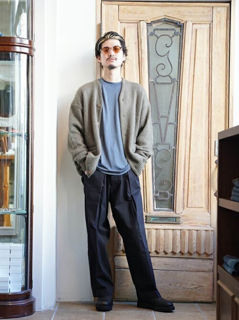 「レイヤードスタイル、PORT BY ARK、ポートバイアーク、アークネッツ、ARKnets」｜「PORT BY ARKのPORT BY ARK / ポートバイアーク：Mohair Cardigan：PO10-K001[COR]（カーディガン/ボレロ、グリーン系）」を使った、ARKnets STAFFさん（メンズ・175cm）の秋コーディネートの1枚目の写真