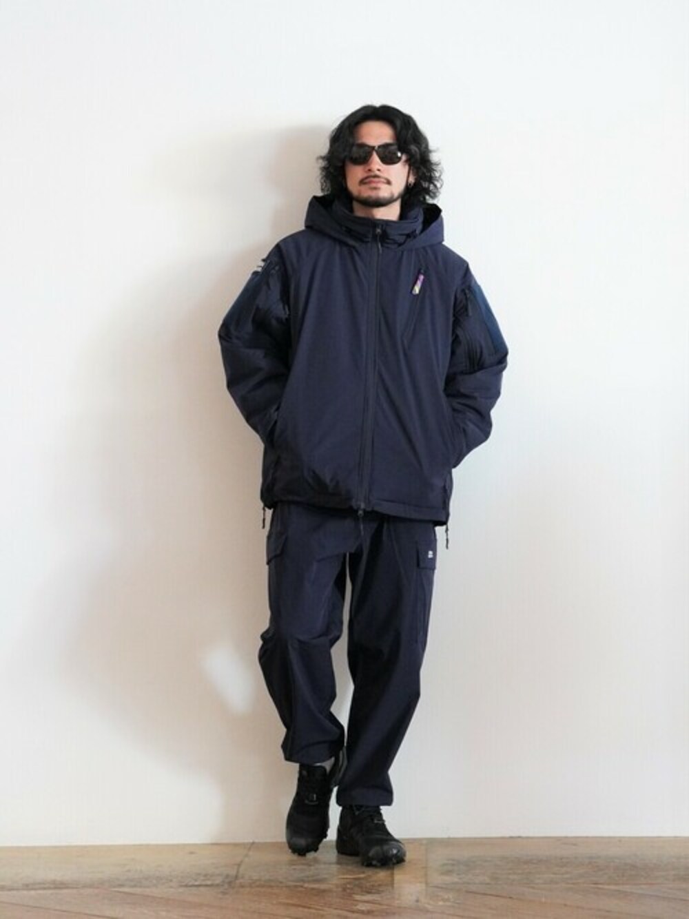 「セットアップ、ミリタリー、ネイビー、別注、ストリート、IS-NESS、フィッシングジャケット、アブガルシア、abugarcia、イズネス」｜「ABU GARCIAのAbu Garcia / アブガルシア：【ONLY ARK】別注 CLOUD PADDING JACKET：ONLYARK-0-1008[NOA]（ナイロンジャケット、ブルー系）」を使った、ARKnets STAFFさん（メンズ・178cm）の冬コーディネートの1枚目の写真