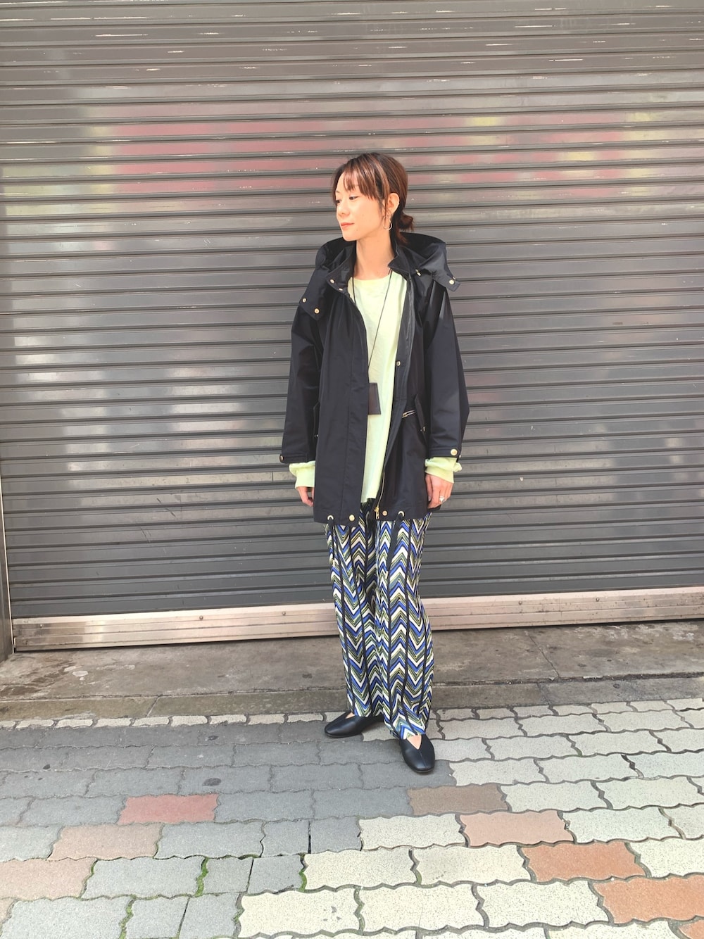 「シンプルコーデ、ラフ、オトナカジュアル、はるコーデ、春色、休日スタイル、春、uncut bound」｜「WOOLRICHのWOOLRICH (ウールリッチ）WS ANORAK　 ウィメンズアノラック（ブルゾン、ブラック系）」を使った、takamoriさん（レディース・158cm）の冬コーディネートの1枚目の写真
