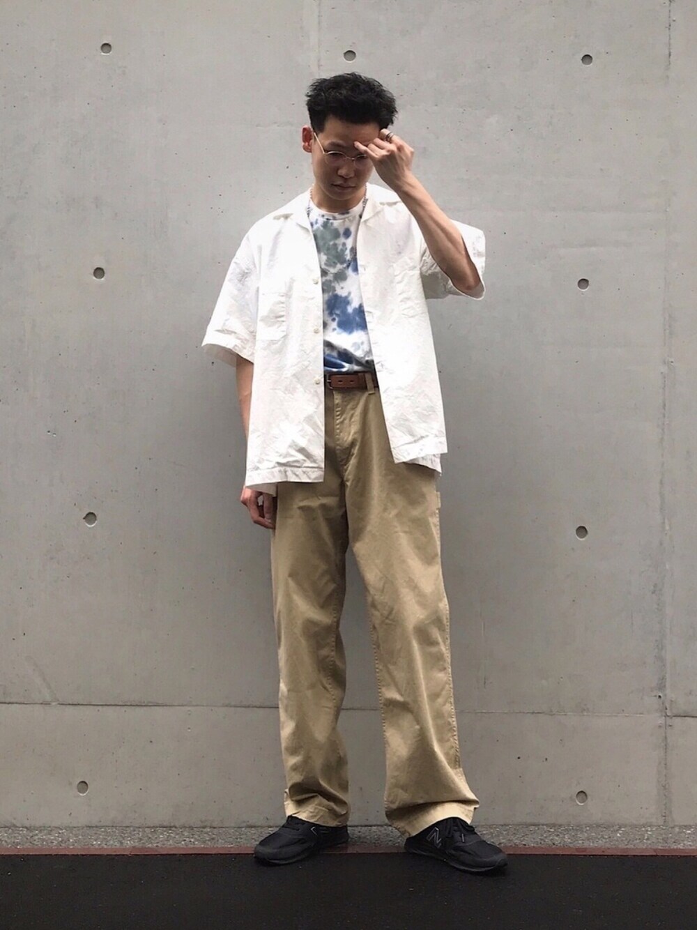 「URBAN RESEARCH、アーバンリサーチ、シンプルコーデ、春夏コーデ、worknotwork、開襟シャツ、グラミチ、別注アイテム、New Balance」｜「MASTER&CoのMASTER&Co.×URBAN RESEARCH　別注ペインターパンツ（その他パンツ、ベージュ系）」を使った、Sさん（メンズ・174cm）の春コーディネートの1枚目の写真