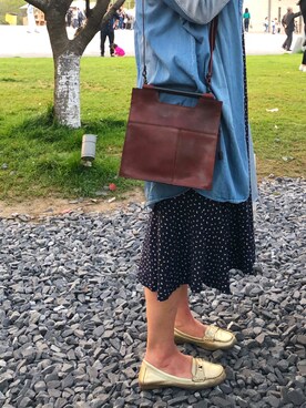 「手工のアイテム（ショルダーバッグ、ブラウン系）」を使った、哎呦花卷さん（レディース・162cm）の冬コーディネート