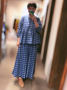 「飞鸟与新酒のアイテム（シャツ/ブラウス、ブルー系）」を使った、哎呦花卷さん（レディース・162cm）の冬コーディネート