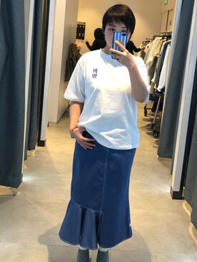「URBAN RESEARCH（アーバンリサーチ）のアイテム（Tシャツ/カットソー、ホワイト系）」を使った、哎呦花卷さん（レディース・162cm）の春コーディネート