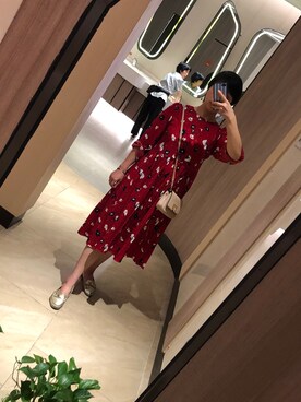 「URBAN RESEARCH（アーバンリサーチ）のアイテム（ワンピース、レッド系）」を使った、哎呦花卷さん（レディース・162cm）の秋コーディネート