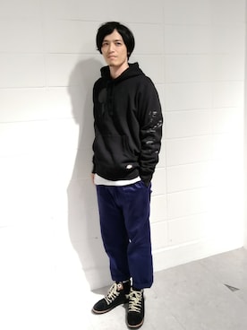 「Dickies（ディッキーズ）のアイテム（トップス）」を使った、Discoat  men'sさん（メンズ・170cm）の秋コーディネート