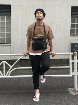「FRED PERRY（フレッドペリー）のアイテム（ショルダーバッグ）」を使った、Discoat  men'sさん（メンズ・170cm）の夏コーディネート