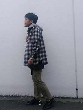 「CONVERSE（コンバース）のアイテム（バッグ）」を使った、Discoat  men'sさん（メンズ・170cm）の秋コーディネート