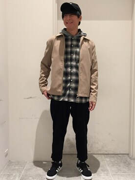 「Dickies（ディッキーズ）のアイテム（帽子）」を使った、Discoat  men'sさん（メンズ・170cm）の秋コーディネート