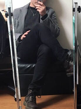 「SPINNS（スピンズ）のアイテム（ニット/セーター、ブラック系）」を使った、ヨシヒコさん（メンズ・174cm）の冬コーディネート