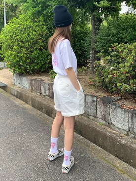 スリッポンを使った 白パンツ のレディース人気ファッションコーディネート Wear