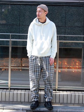 「MANUAL ALPHABET（マニュアル アルファベット）のアイテム（スラックス）」を使った、KENTAさん（メンズ・183cm）の春コーディネート