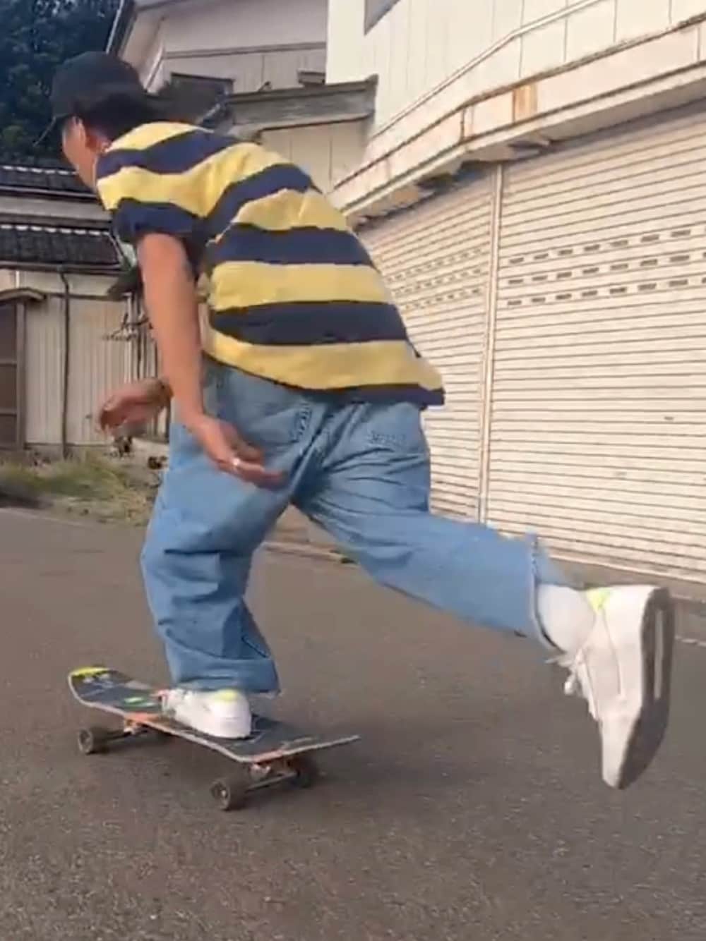 「SK8　、skate、skater、スケータースタイル、スケーター、スケボー、ストリート、street、streetstyle、stylesample」｜「Supreme のアイテム（キャップ、ブラック系）」を使った、TKKさん（メンズ・174cm）の春コーディネートの1枚目の写真