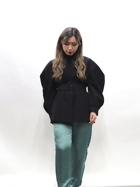 「サテンパンツ」｜「アイテム（ノーカラージャケット）」を使った、さんなさん（レディース・163cm）の冬コーディネート