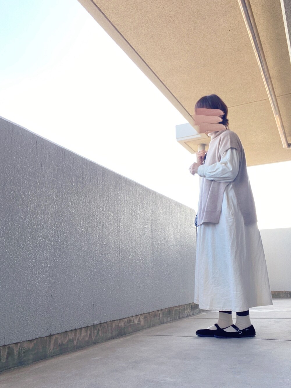 「秋冬コーデ、シンプルコーデ、オトナ女子、ニット、休日コーデ、バレエシューズ」｜「Gauze#のアイテム（ベスト、ベージュ系）」を使った、うた♪さん（レディース・163cm）の冬コーディネートの1枚目の写真