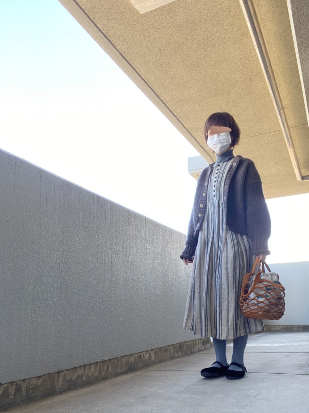 「大人カジュアル、シンプル、着回しコーデ、オトナ女子、休日コーデ、休日スタイル」｜「PEINDREのアイテム（カーディガン/ボレロ、ブラウン系）」を使った、うた♪さん（レディース・163cm）の冬コーディネートの1枚目の写真