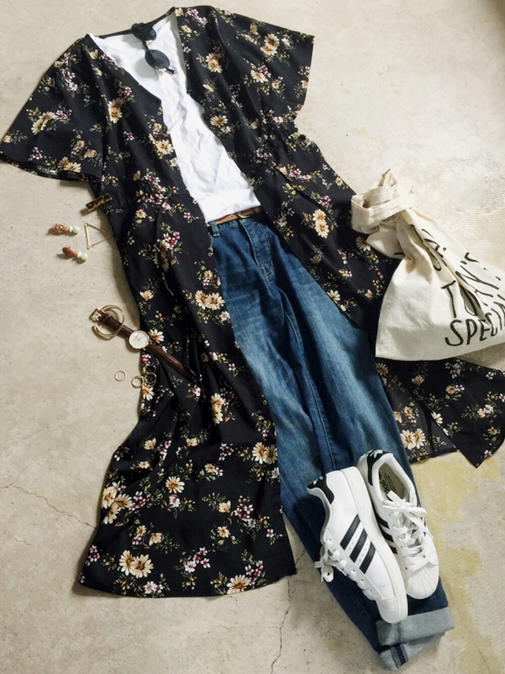 「オトナカジュアル、夏コーデ、カジュアル」｜「SLOBE IENAの《追加2》LE DENIM スキニーデニムパンツ◆（デニムパンツ、ブルー系）」を使った、トレンド服のイタフラさん（レディース・165cm）の夏コーディネートの1枚目の写真