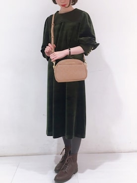 「ラウンドバッグ」｜「アイテム（ワンピース/ドレス）」を使った、メゾンドフルールstaffさん（レディース・154cm）の秋コーディネート