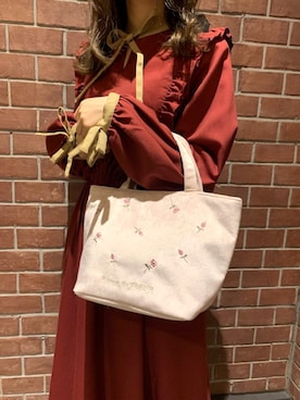 「バラ柄」｜メゾンドフルールstaffさん（レディース・154cm）の秋コーディネート