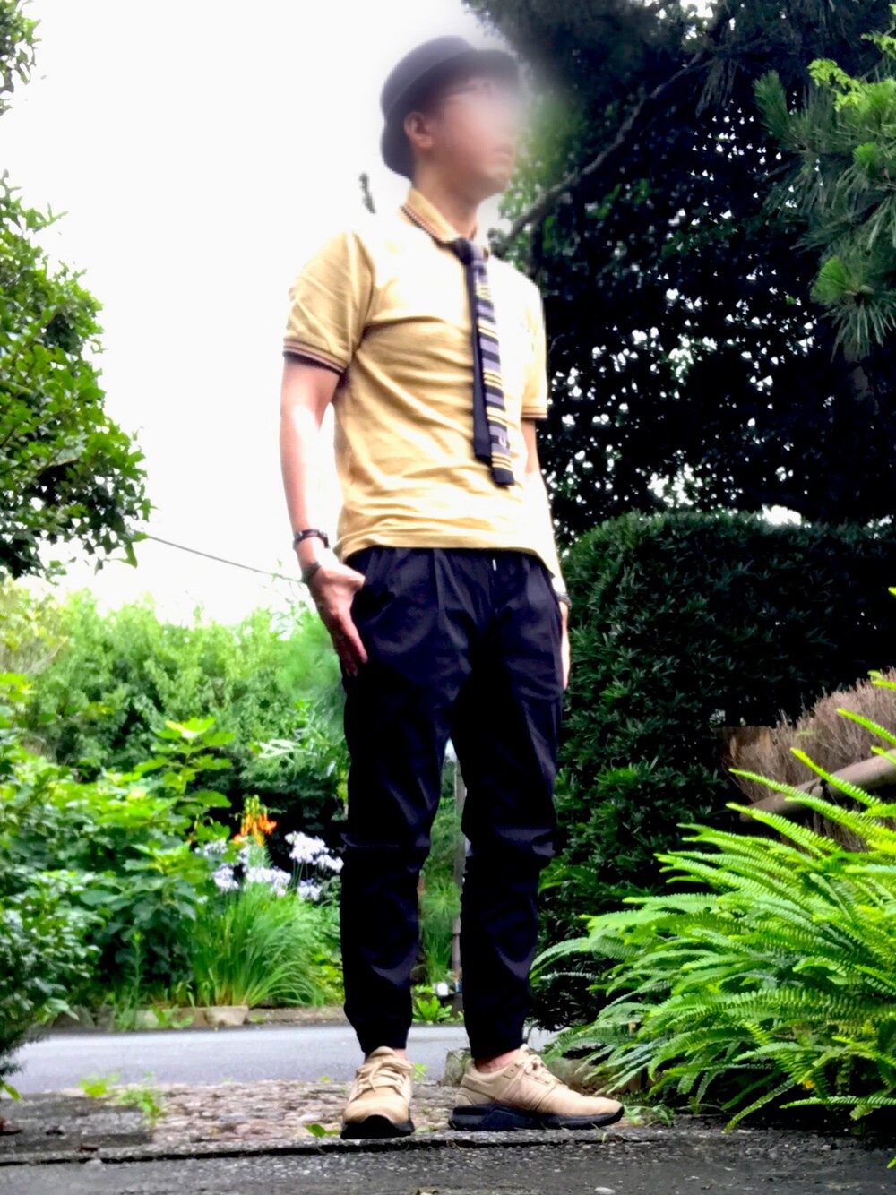 「初老のコーデ、アラフォー、おしゃれさんと繋がりたい、FRED PERRY、Paul Smith、KANGOL、New Balance、Fender Eyewear」｜「GIORDANOの[GIRODANO]DRY-MIXジョガーパンツ（その他パンツ、ブラック系）」を使った、Thomasさん（メンズ・173cm）の夏コーディネートの1枚目の写真