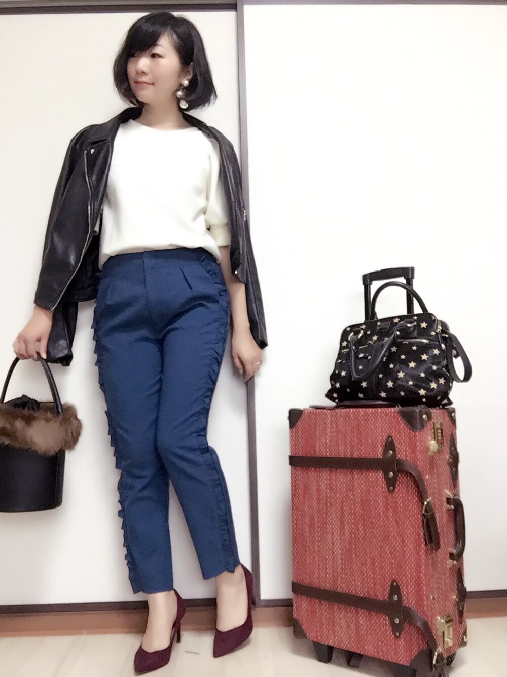 「秋コーデ、大人カジュアル、秋服、グレンチェック、グレンチェック柄パンツ、ライダース、バケツバッグ」｜「H&Mのアイテム（ライダースジャケット、ブラック系）」を使った、彩さん（レディース・158cm）の秋コーディネートの1枚目の写真