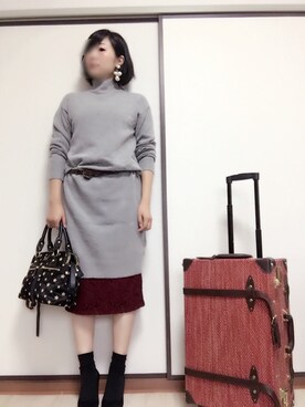 「おおぶりピアス」｜「アイテム（スカート）」を使った、彩さん（レディース・158cm）の秋コーディネート