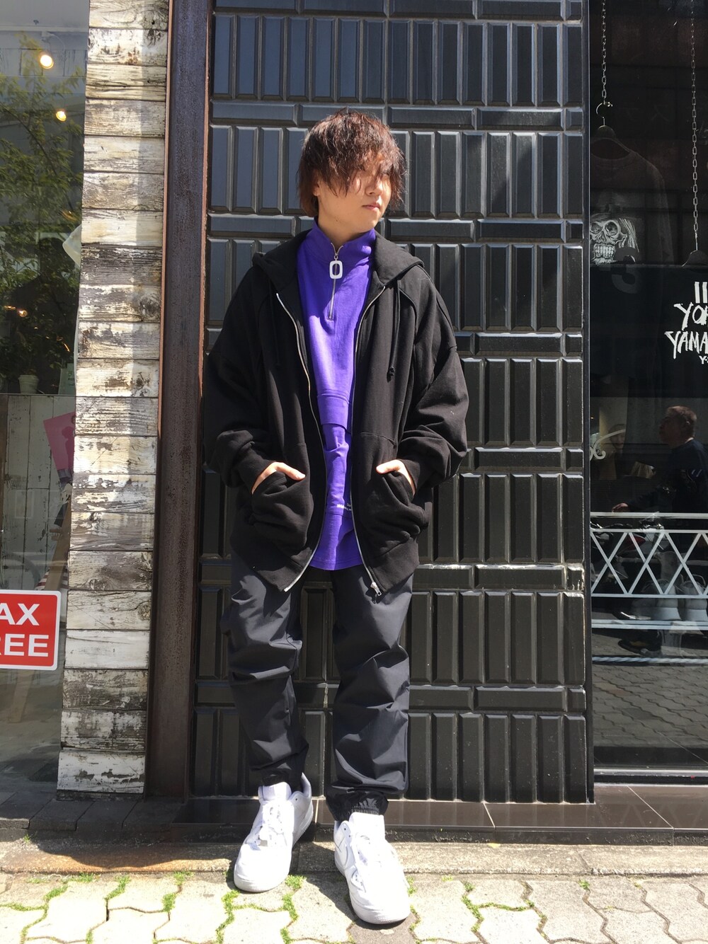 「ビッグシルエット、ストリート、黒、休日スタイル、キレイめ、春、シンプルコーデ、おしゃれさんと繋がりたい、リーボックラブ、平成最後のWEARISTAセンバツ」｜「WHITELANDのWHITELAND/ホワイトランド/レイヤーナイロンパンツ（その他パンツ、ブラック系）」を使った、keitaさん（メンズ・170cm）の春コーディネートの1枚目の写真