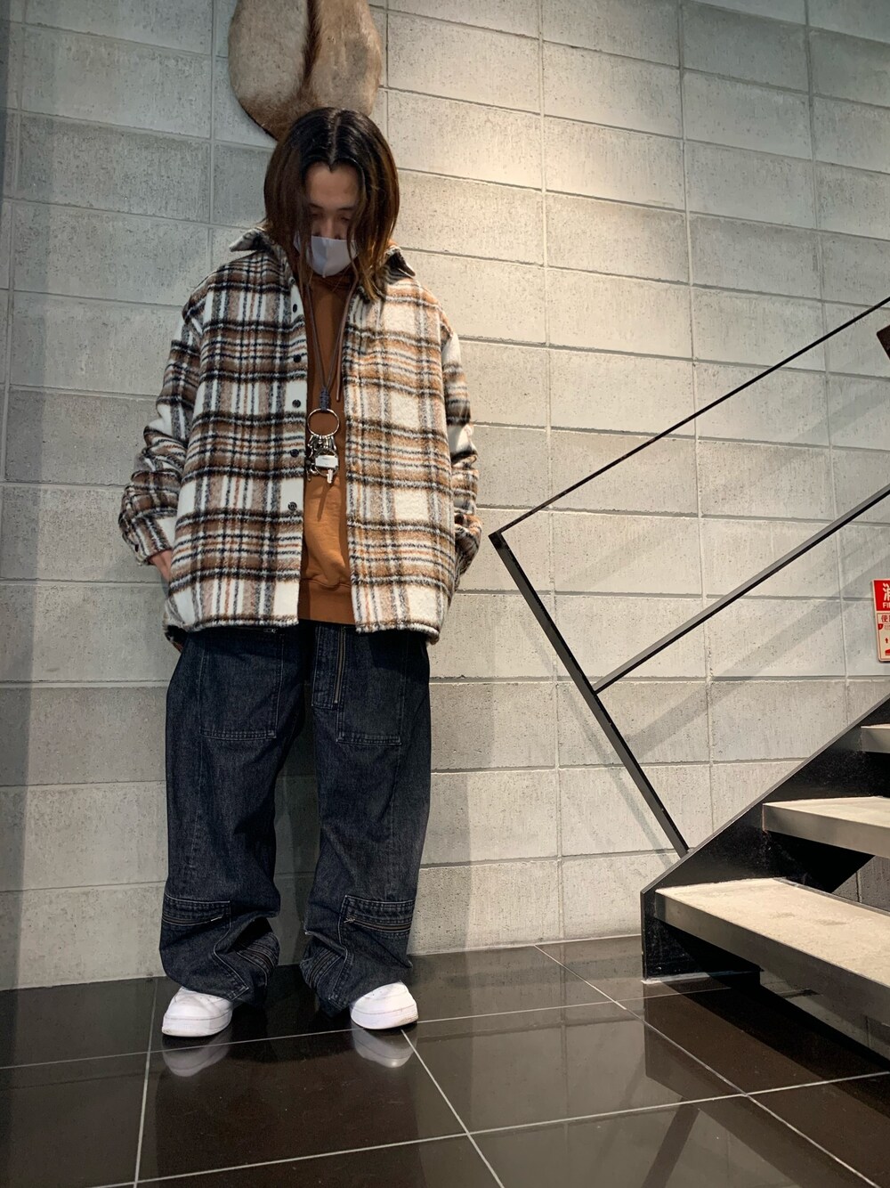 ブラウン系のシャツ/ブラウス、ブラウン系のシャツ/ブラウス、ブラウン系のシャツ/ブラウスを着用したメンズの秋コーディネートの1枚目の写真