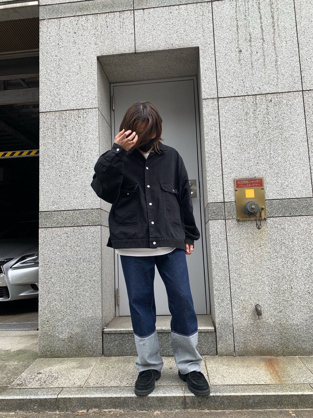 「デニム、カジュアル、プチプラ、ビックシルエット、シンプルコーデ、春コーデ、オトナカジュアル、韓国ファッション、いいね、save、フォローお願いします🤑」｜「DANKE SCHONのDankeSchon/ダンケシェーン/DENIM COVER ALL/デニムジャケット（デニムジャケット、ブラック系）」を使った、keitaさん（メンズ・170cm）の春コーディネートの1枚目の写真