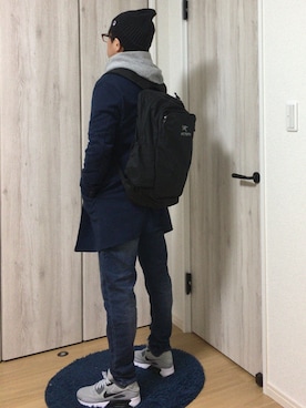 「sneakers」｜「アイテム（チェスターコート）」を使った、yu-oさん（メンズ・166cm）の春コーディネート