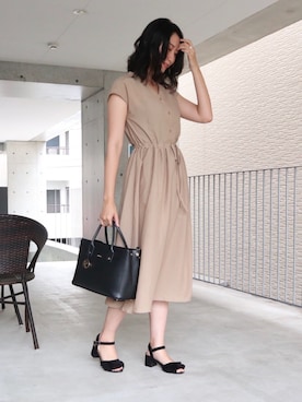 「FURLA（フルラ）のアイテム（トートバッグ、ブラック系）」を使った、りなさん（レディース・166cm）の夏コーディネート