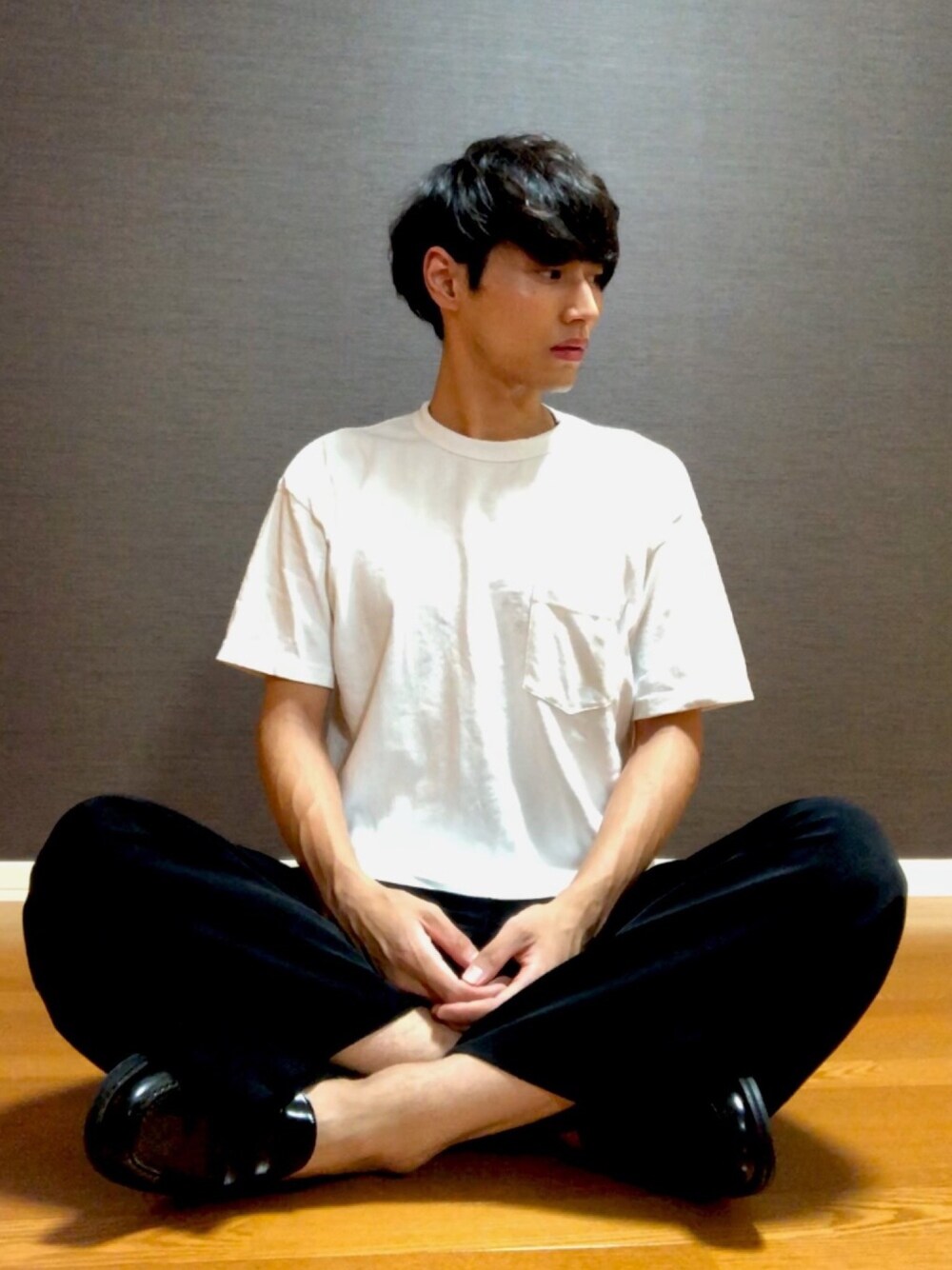 「シンプルコーデ、お洒落さんとつながりたい、オーバーサイズ、Tシャツ、カジュアルコーデ、ゆるコーデ、ビッグシルエット、プチプラ、プチプラコーデ、カジュアル」｜「GUのアイテム（Tシャツ/カットソー、ホワイト系）」を使った、naoさん（メンズ・174cm）の夏コーディネートの1枚目の写真