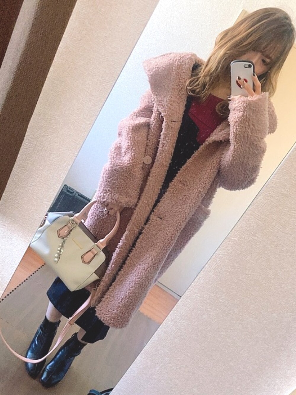 「EMODA、murua、ボアコート、ロングスカート、スリットスカート」｜「EMODAのビッグカラーボアコート（その他アウター、ピンク系）」を使った、みほたろさん（レディース・160cm）の冬コーディネートの1枚目の写真