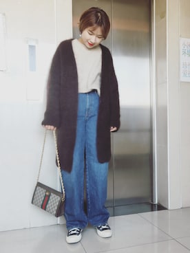 「UNIQLO（ユニクロ）のハイライズワイドストレートジーンズ（デニムパンツ）」を使った、stellaさん（レディース・169cm）の冬コーディネート