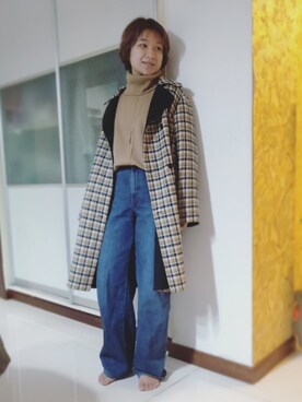 「UNIQLO（ユニクロ）のハイライズワイドストレートジーンズ（デニムパンツ）」を使った、stellaさん（レディース・169cm）の冬コーディネート