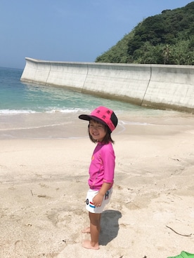 「ROXY（ロキシー）のアイテム（ラッシュガード）」を使った、irukさん（キッズ・100cm）の夏コーディネート