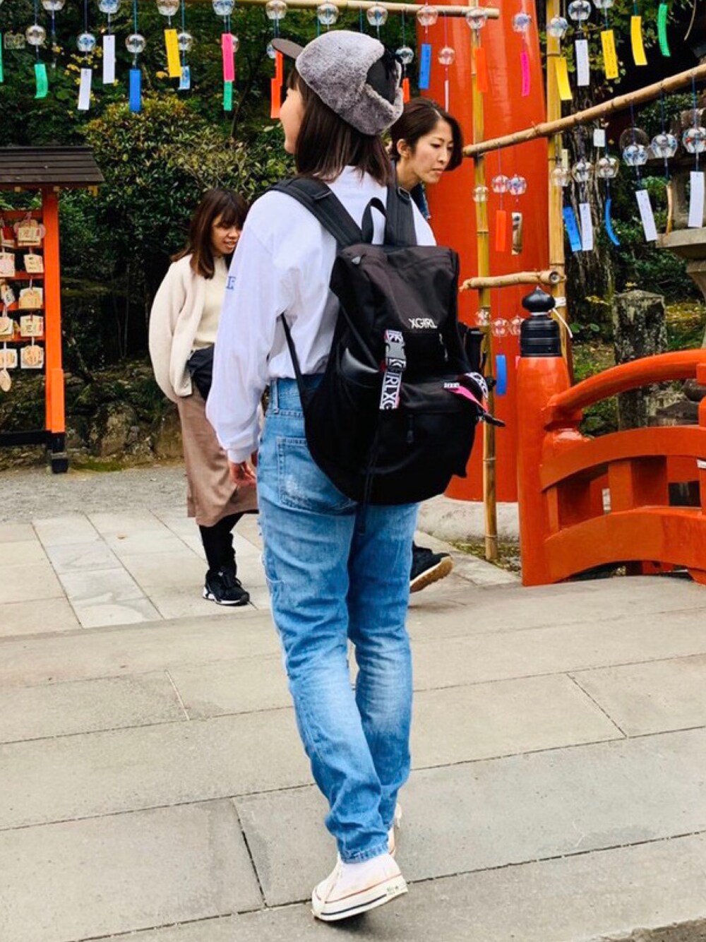 「カジュアル、パンツスタイル、休日コーデ、プチプラコーデ、ストリート、ストリートMIX、ストリートファッション、x-girl、おしゃれさんと繋がりたい」｜「X-girlのアイテム（ランドセル、ブラック系）」を使った、mさん（レディース・148cm）の秋コーディネートの1枚目の写真
