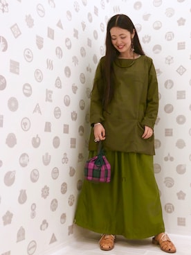 「Hender Scheme（エンダースキーマ）のアイテム（シューズ）」を使った、MIYAさん（レディース・159cm）の夏コーディネート